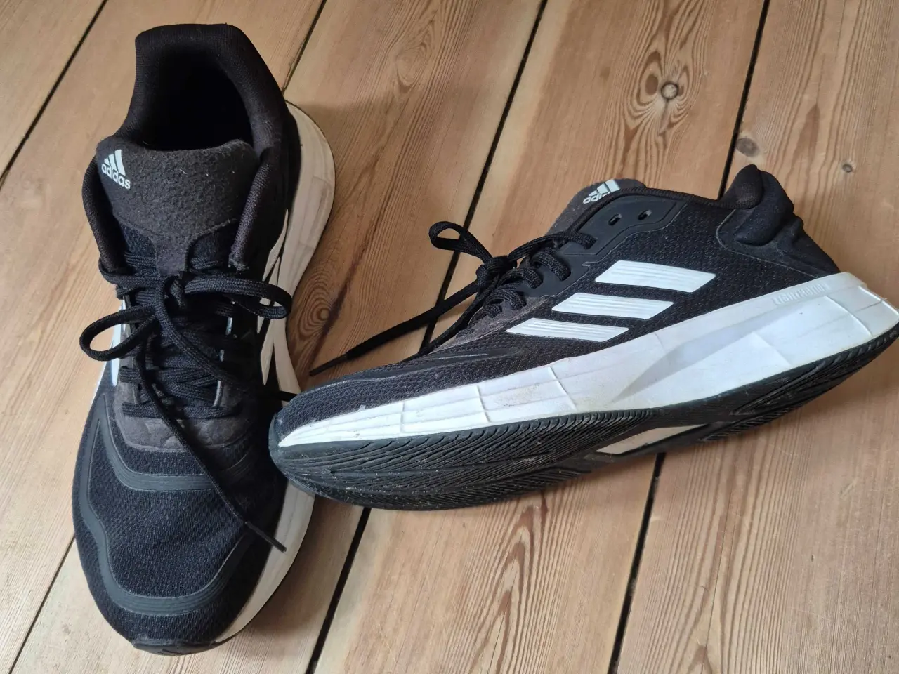 Billede 2 - Flotte Adidas sneakers 