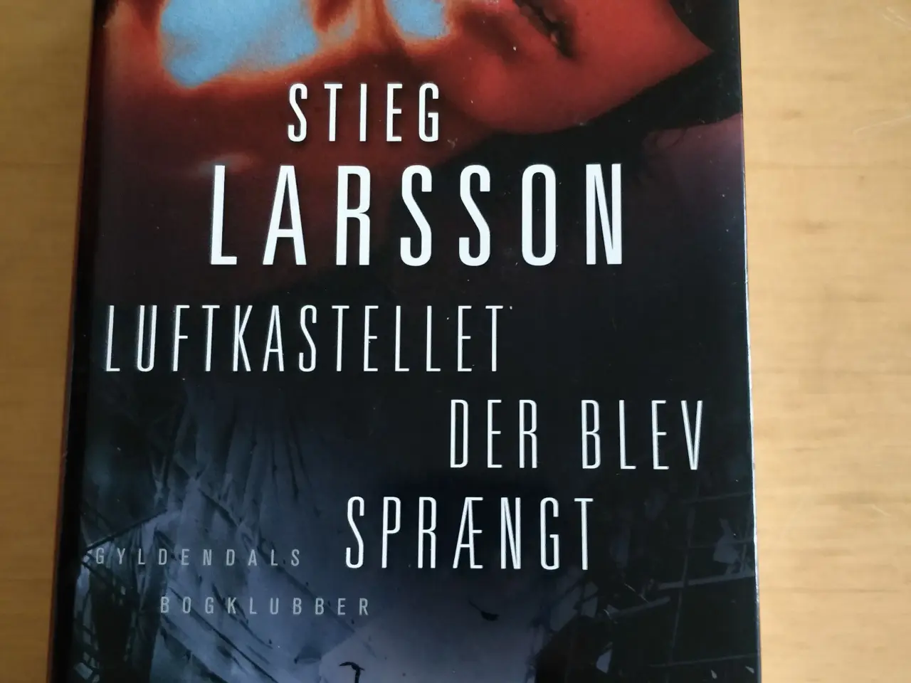Billede 1 - Luftkastellet der blev sprængt