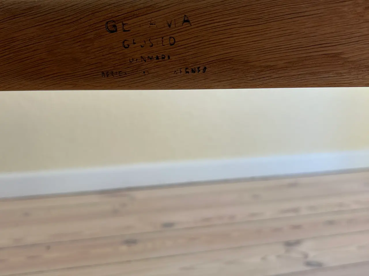 Billede 8 - Wegner gyngestol Nøglehullet