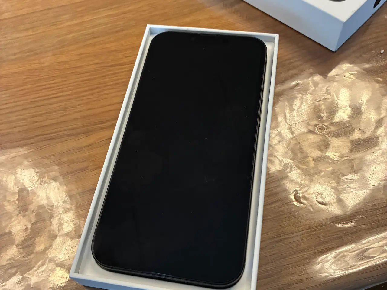 Billede 1 - iPhone 16e 128 GB – Meget pæn og velholdt