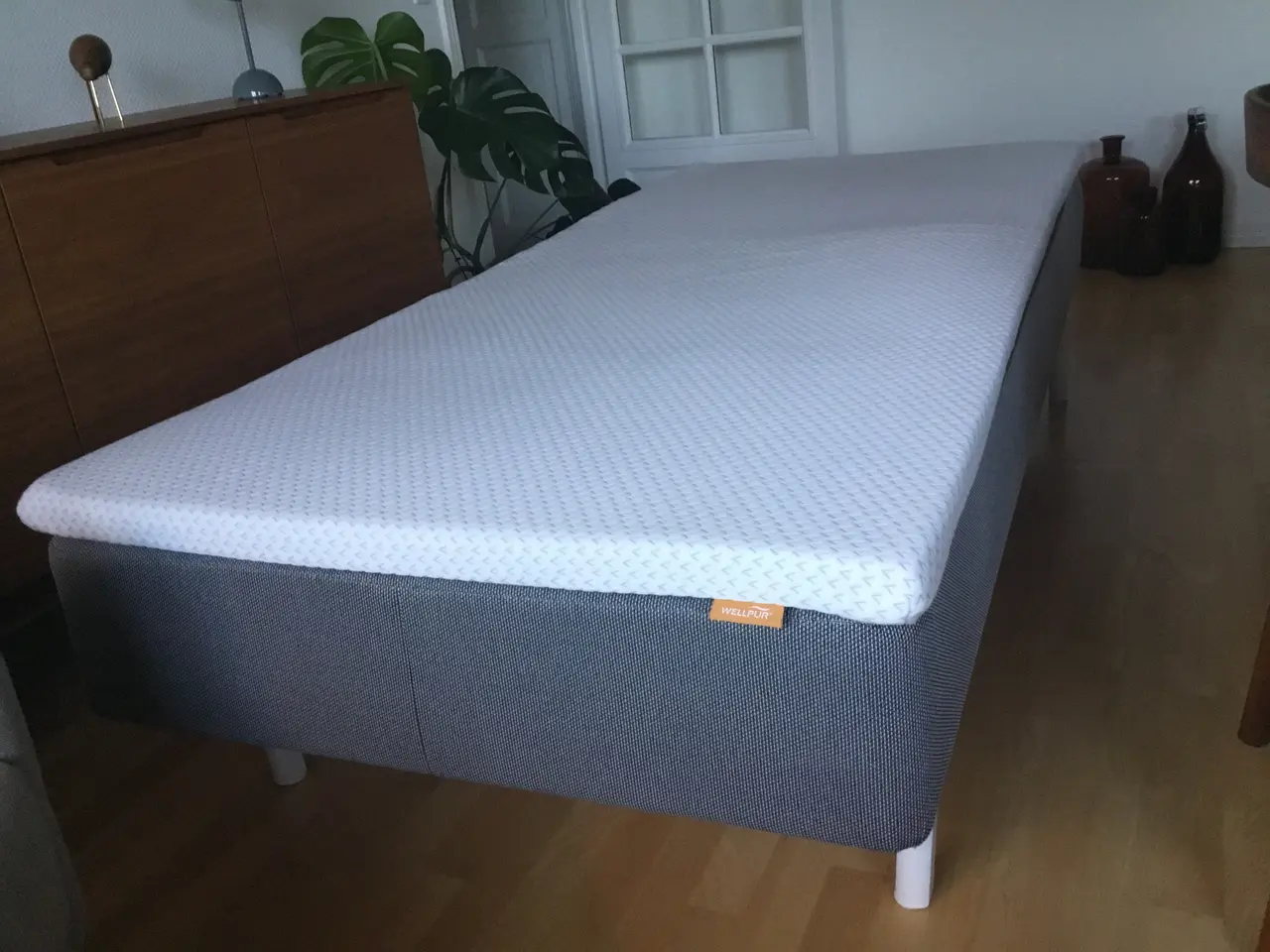 Billede 3 - Boxmadras med Wellpur topmadras.
