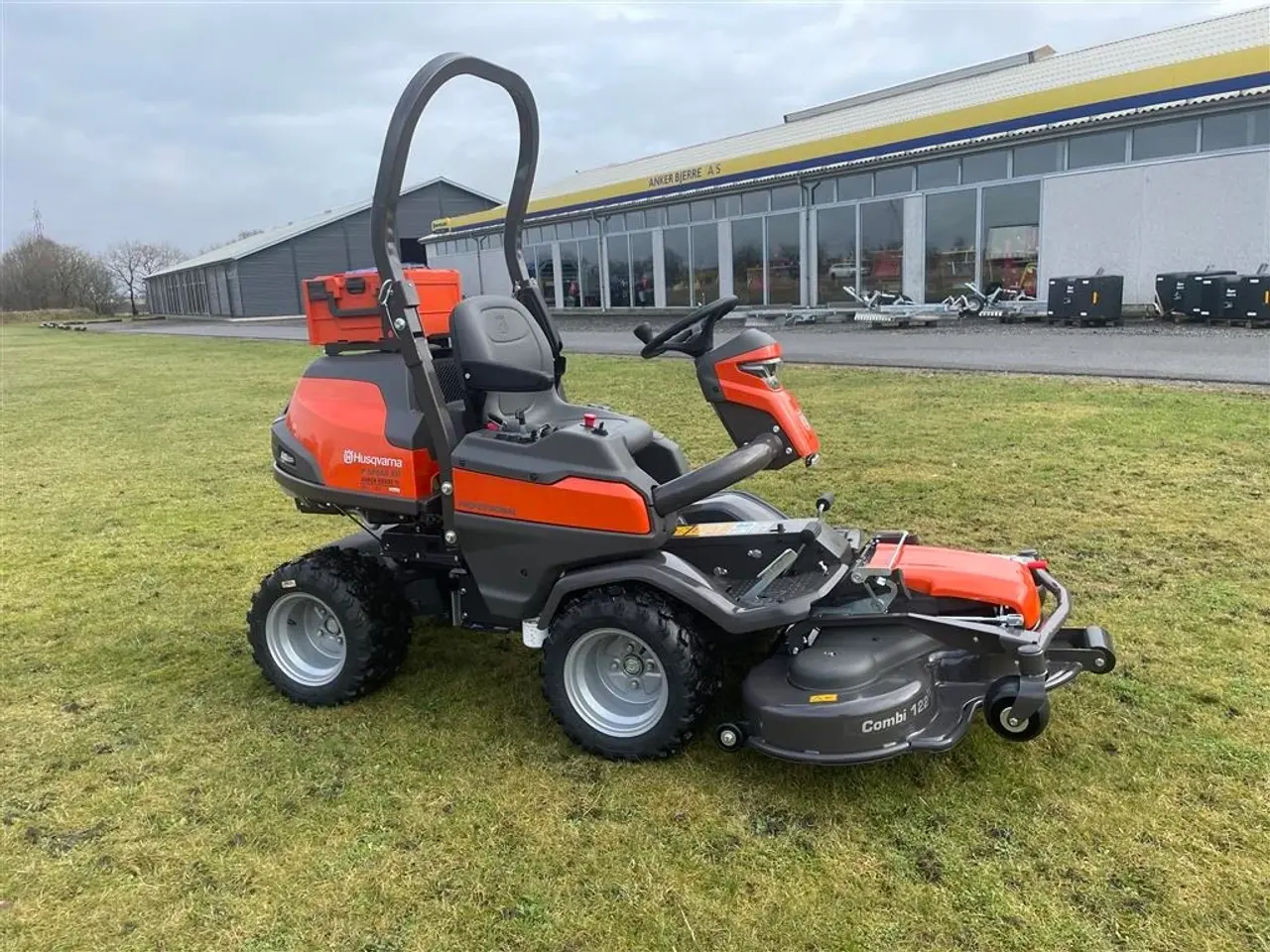 Billede 2 - Husqvarna P524 XR fjernstyret Inkl. combi 122 cm klippebord.