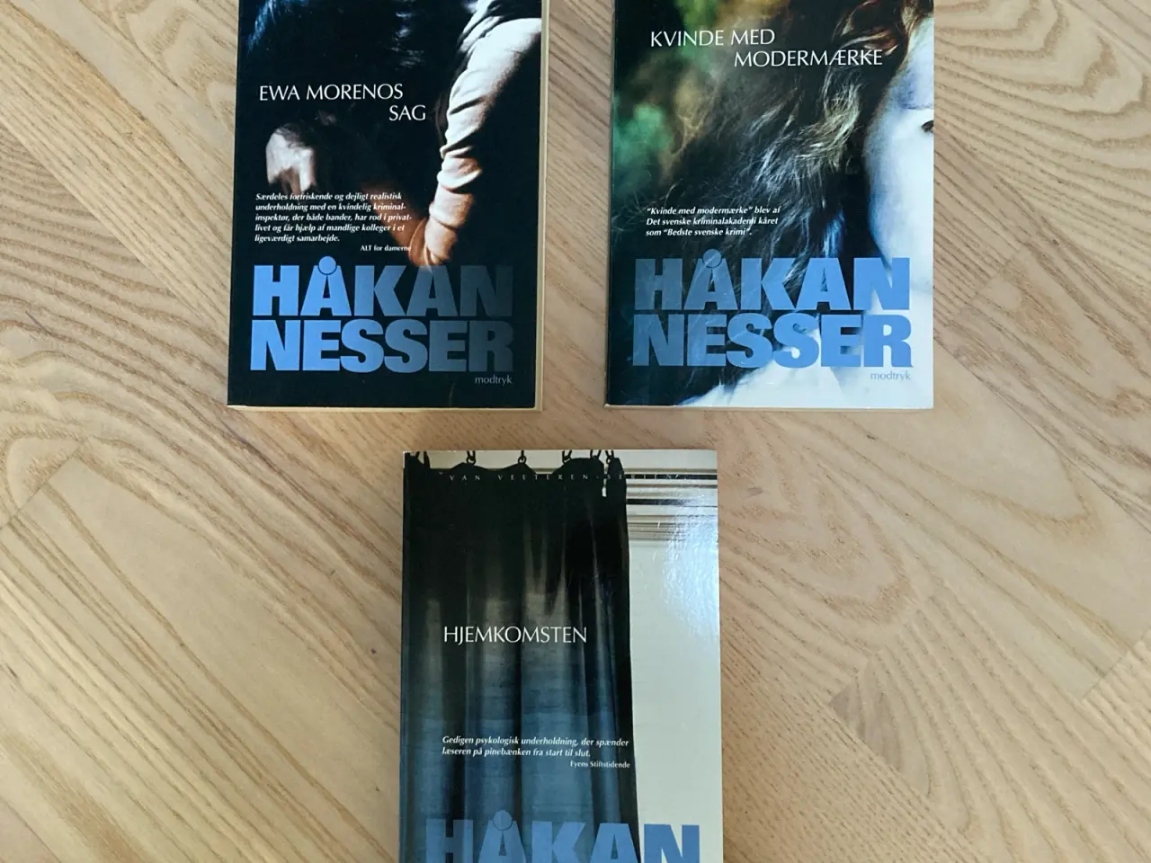 Billede 1 - Samling med 3 krimier af Håkan Nesser i paperback.