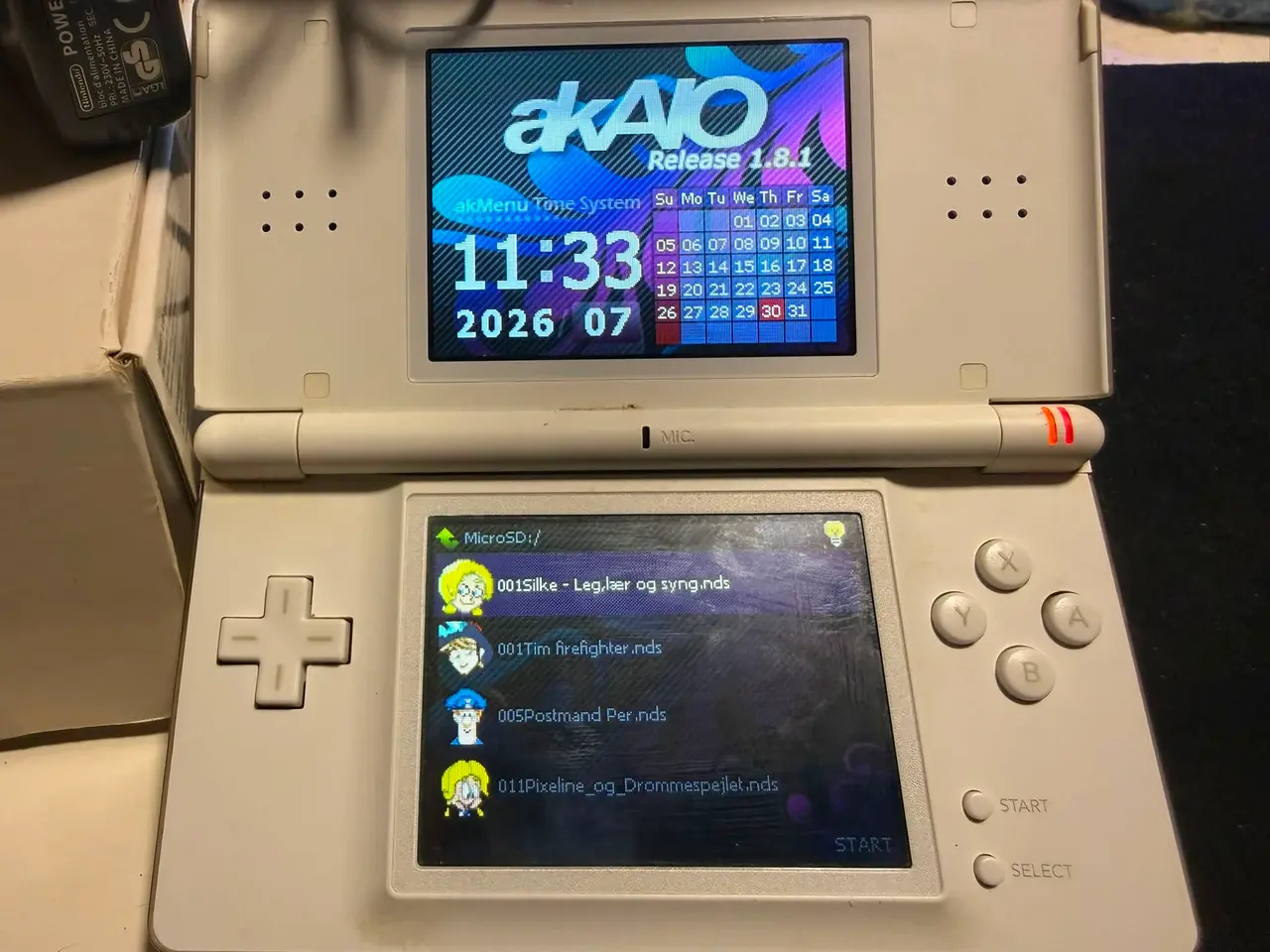 Billede 6 - Nintendo DS Lite konsol i hvid og en i sort.