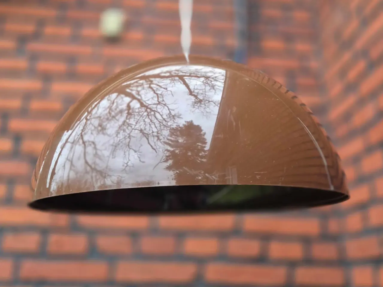 Billede 2 - Lækker chokoladebrun retrolampe i plast