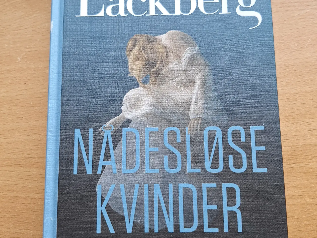 Billede 1 - Nådesløse kvinder af Camilla Läckberg