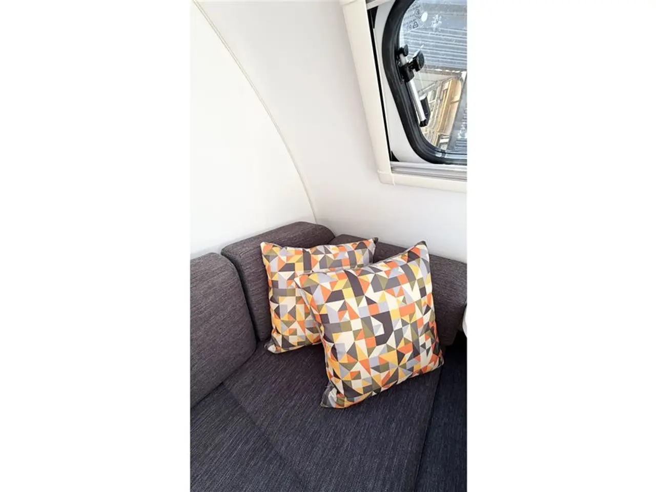 Billede 9 - 2021 - Adria Action 391 LH Enkeltsenge-Lamel-Gulvtemp.-VarioHeat-Mover-Telt