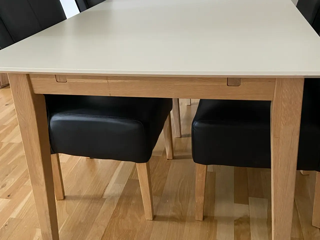Billede 1 - Spisebord sælges