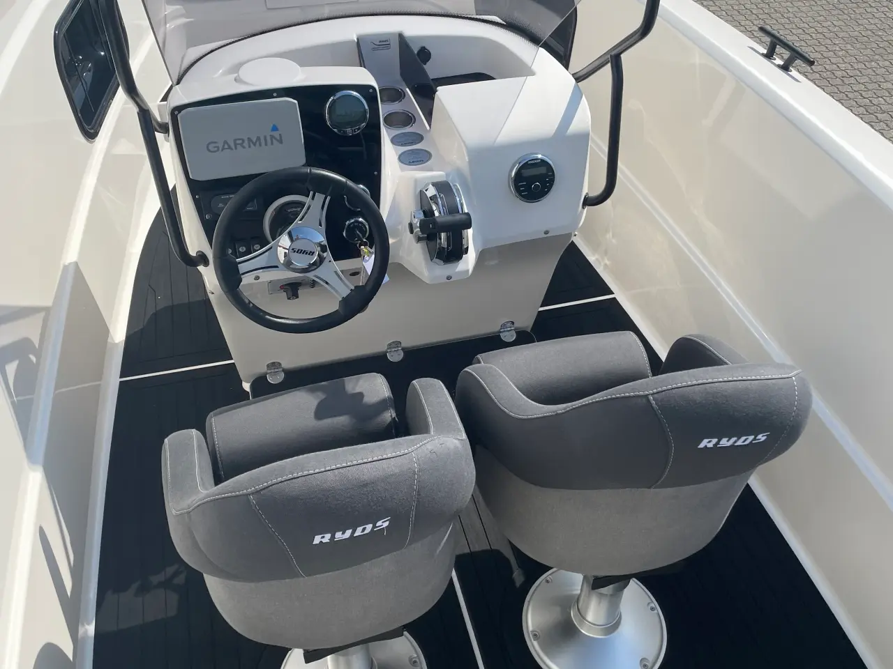 Billede 9 - 630VI Mid-C med F115 Mercury-EFI CT - S-Line udstyret.