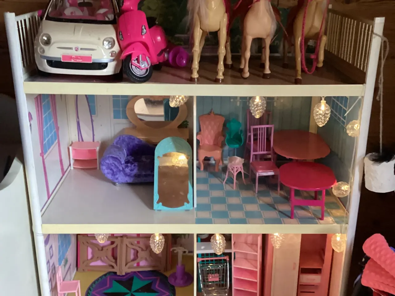 Billede 5 - Barbiedukker med hus