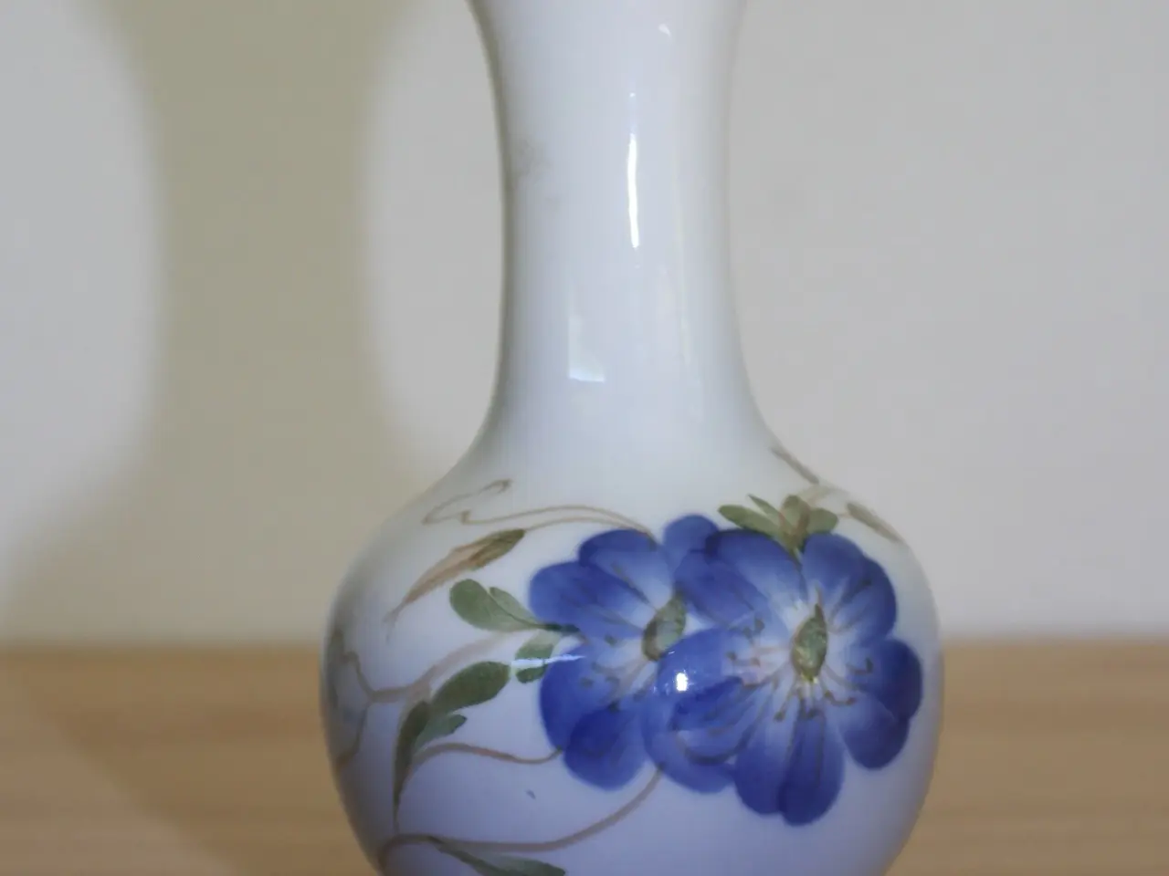 Billede 7 - Lille vase med blomster fra Royal Copenhagen