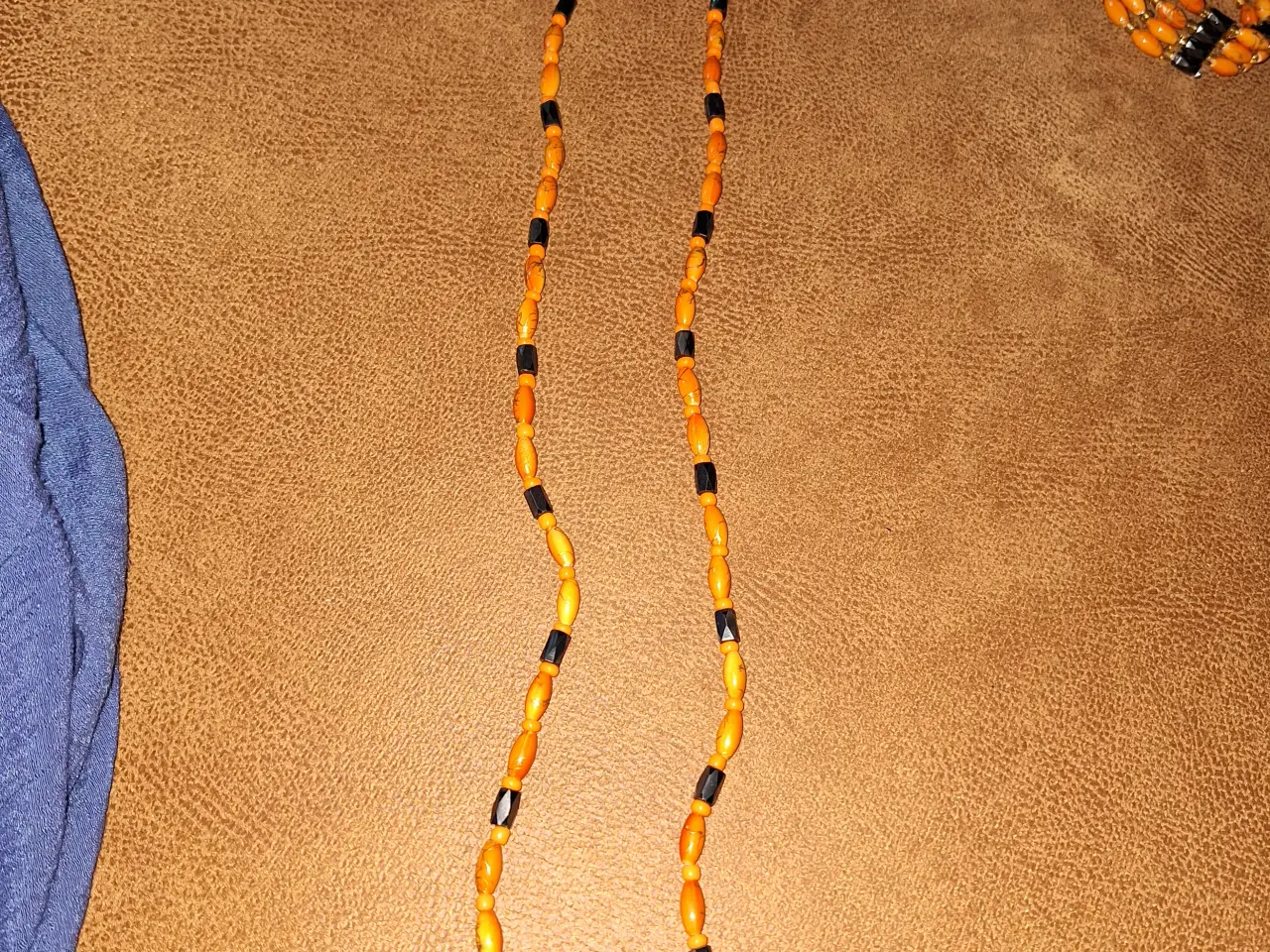 Billede 2 - Orange armbånd med magneter