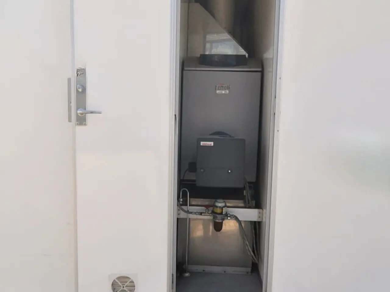 Billede 10 - Badvogn 2x4 med oliefyr