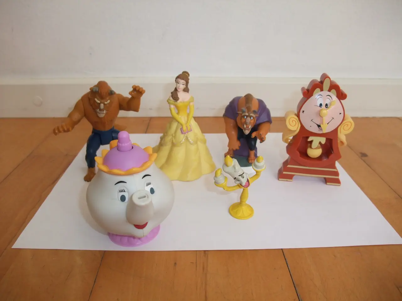 Billede 1 - Skønheden og Udyret Figurer