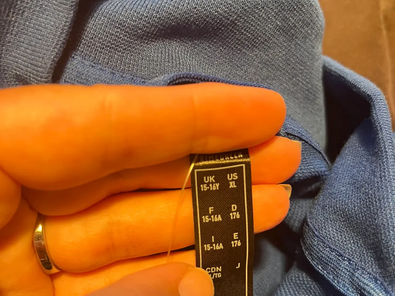 Billede 4 - Træningstrøje fra Adidas.