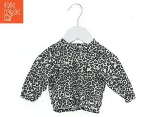 Leopardmønstret cardigan til børn fra H&M (str. 62)