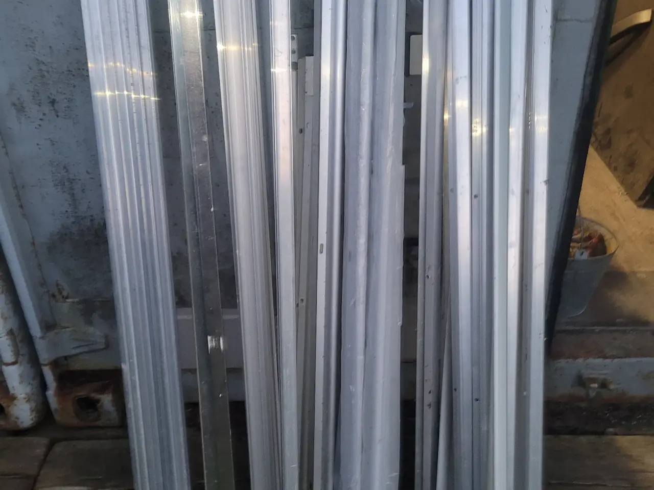 Billede 2 - aluminium profiler 30stk forskellige 150kr rustfri