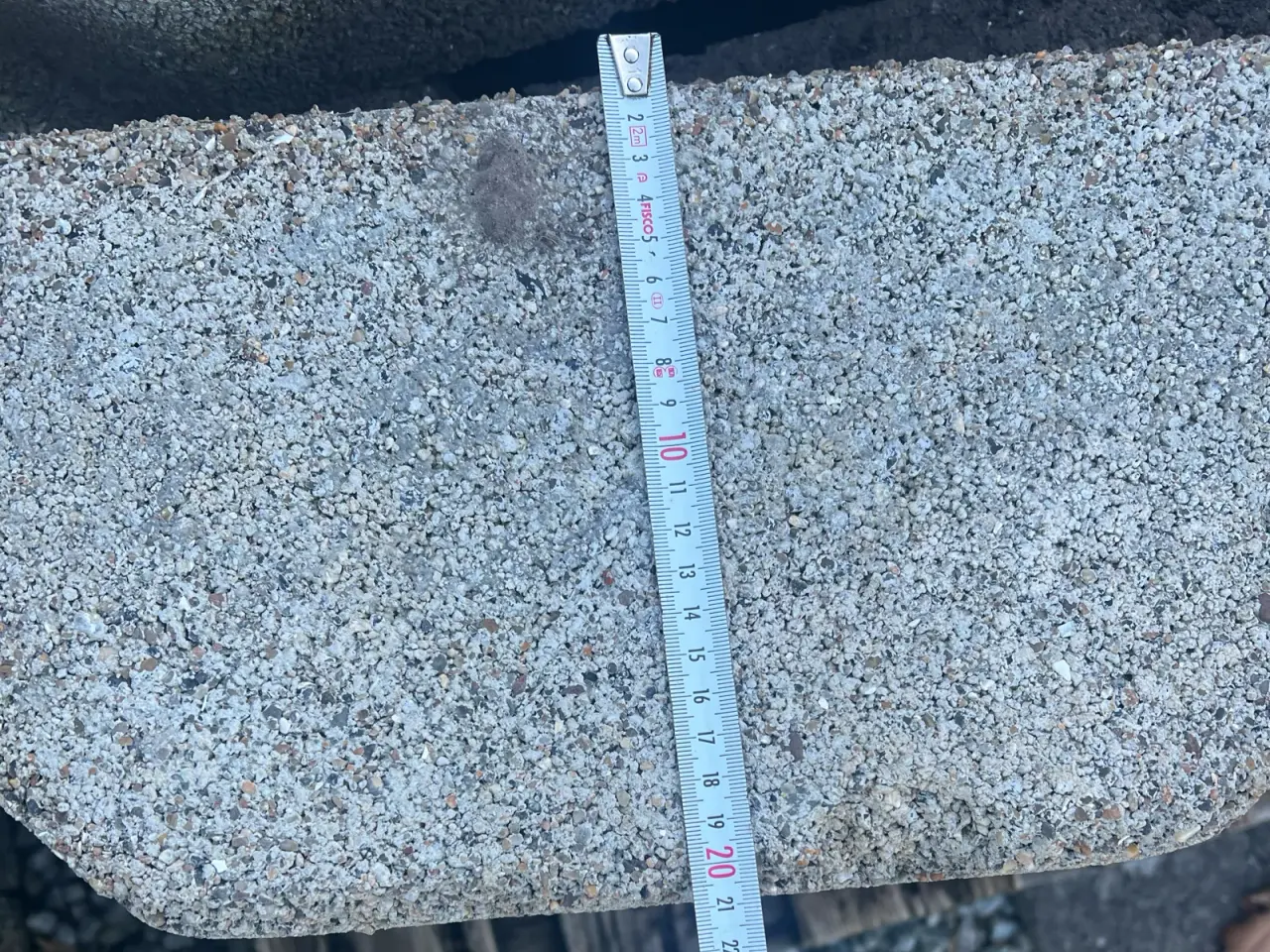 Billede 4 - Knækfliser i beton – 5 kr. pr. stk. – hent selv