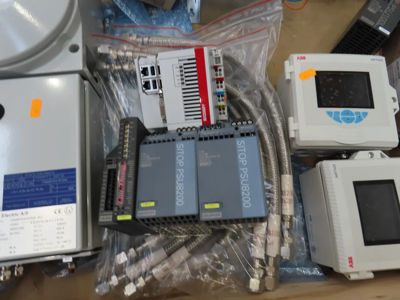 Billede 7 - Palle med div. strømforsyninger SITOP PSU8200, eltavle TITECH ELECTRIC m.m.