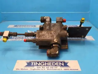 New Holland 8970 Hydraulikventil 9821382
