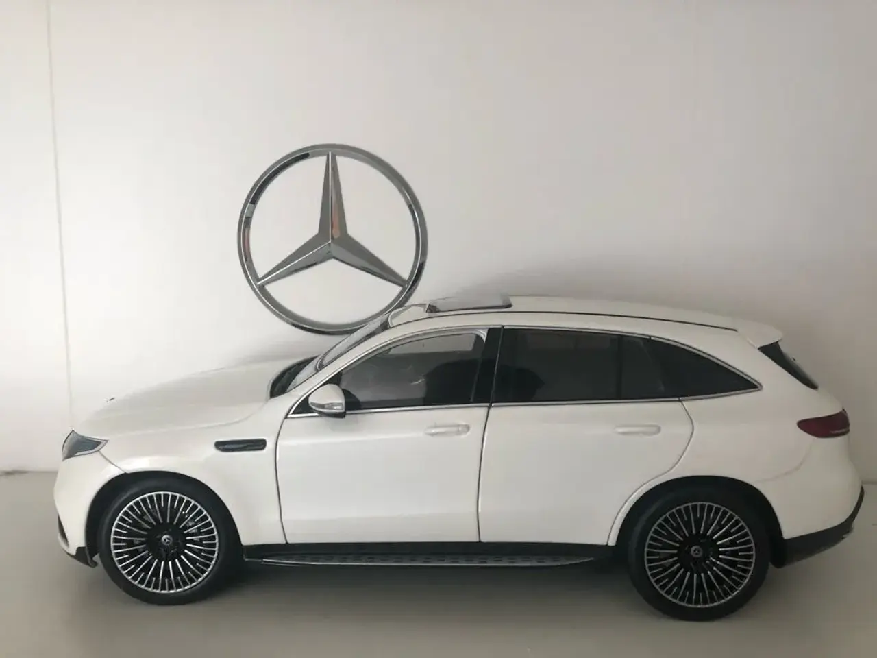 Billede 1 - Mercedes EQC400