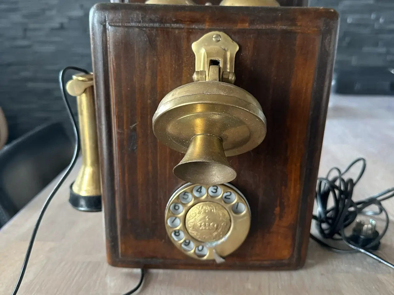Billede 1 - Gammel Vægtelefon fra ca. 1920-1930
