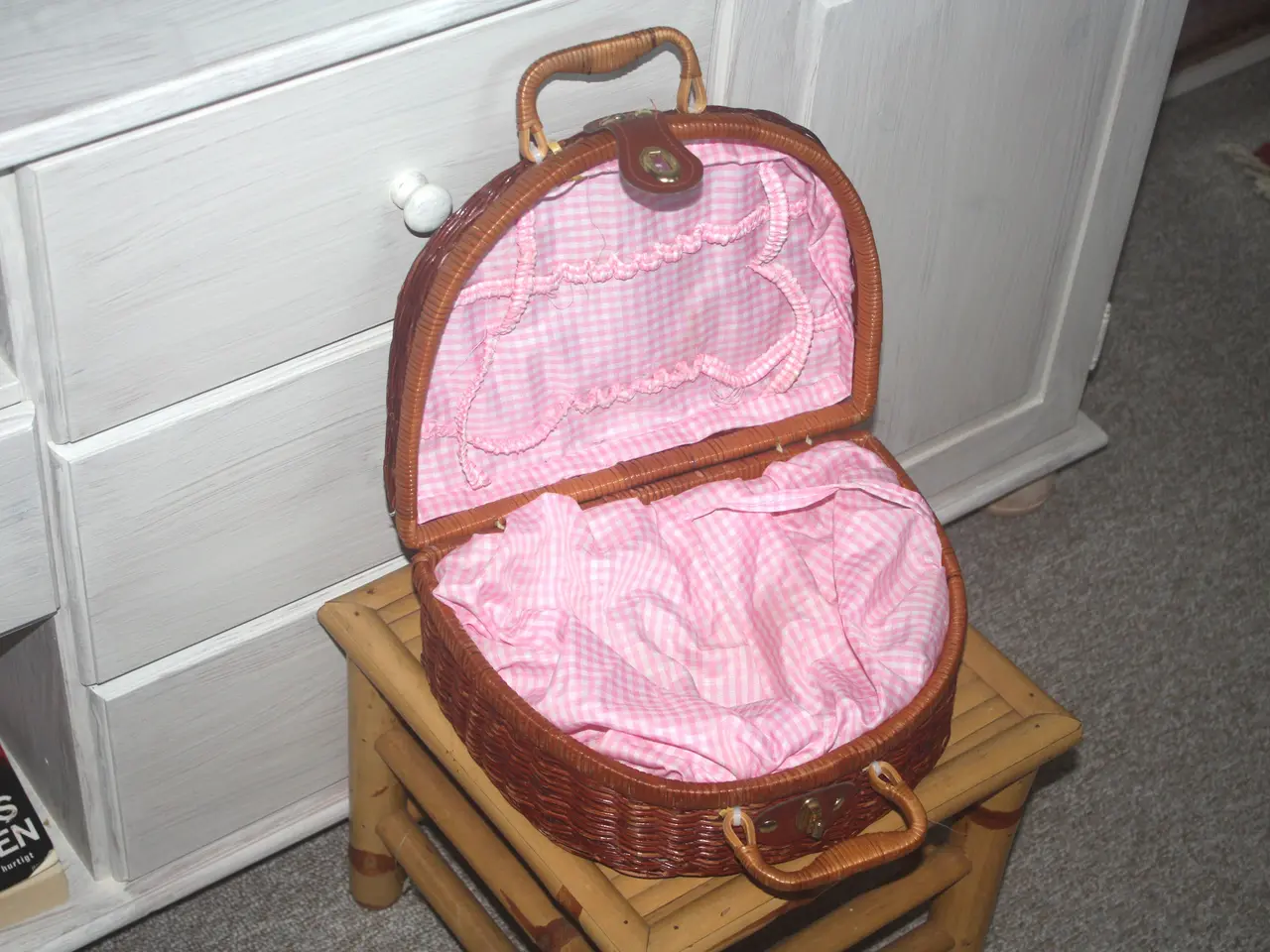 Billede 1 - Lille retro beauty box / picnickurv længde 31 cm,