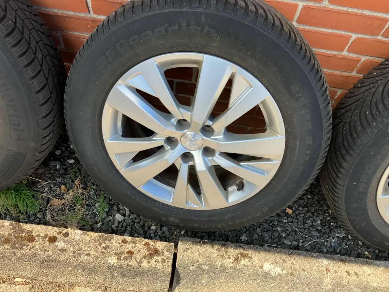 Billede 6 - Vinterhjul på originale Peugeot alufælge 