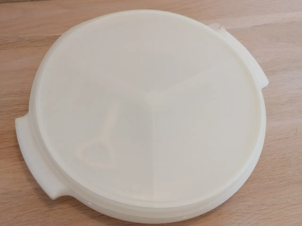 Billede 2 - Tupperware serveringscenter med låg