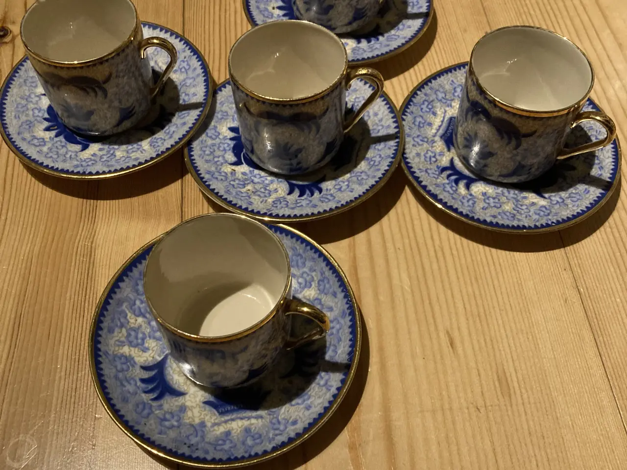 Billede 1 - Kaffekopper 5 stk med underkopper, Antik fra 1920.
