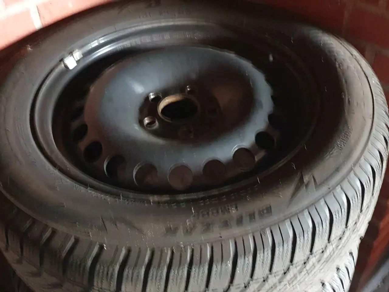 Billede 3 - VINTERDÆK Bridgestone 215/60R16 99h
