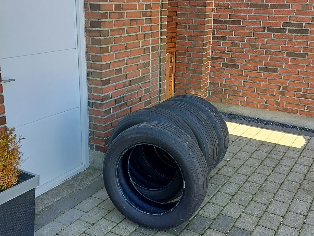 Billede 1 - Bridgestone sommerdæk til salg