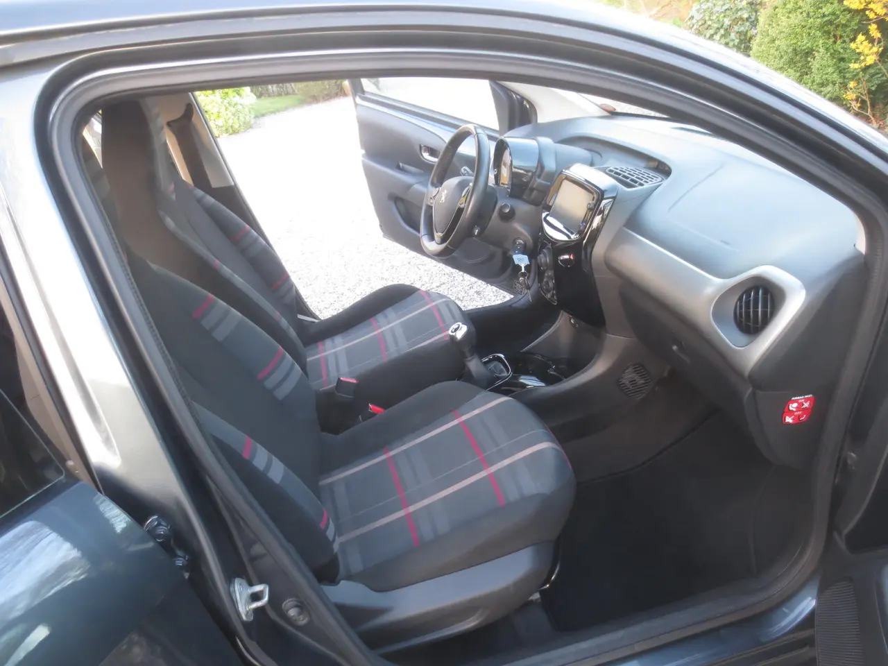 Billede 13 - Pæn Peugeot 108 1.0 E År 16 Nysynet. 