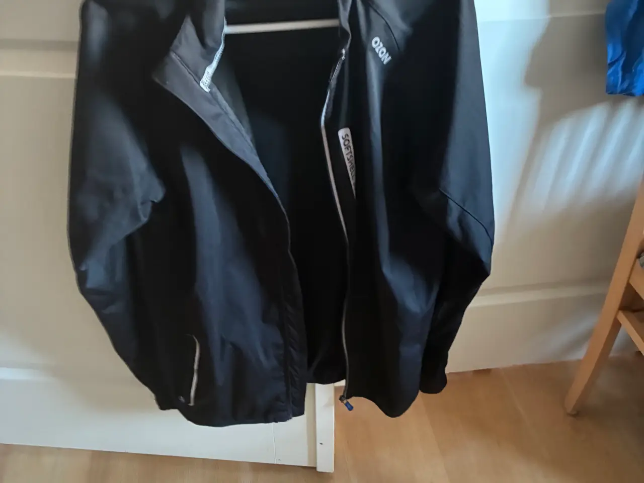 Billede 4 - Ny løbe jakke medium