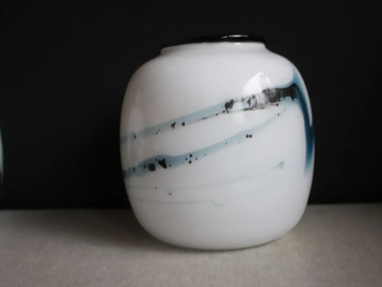 Billede 9 - Holmegaard vase Atlantis med blå striber