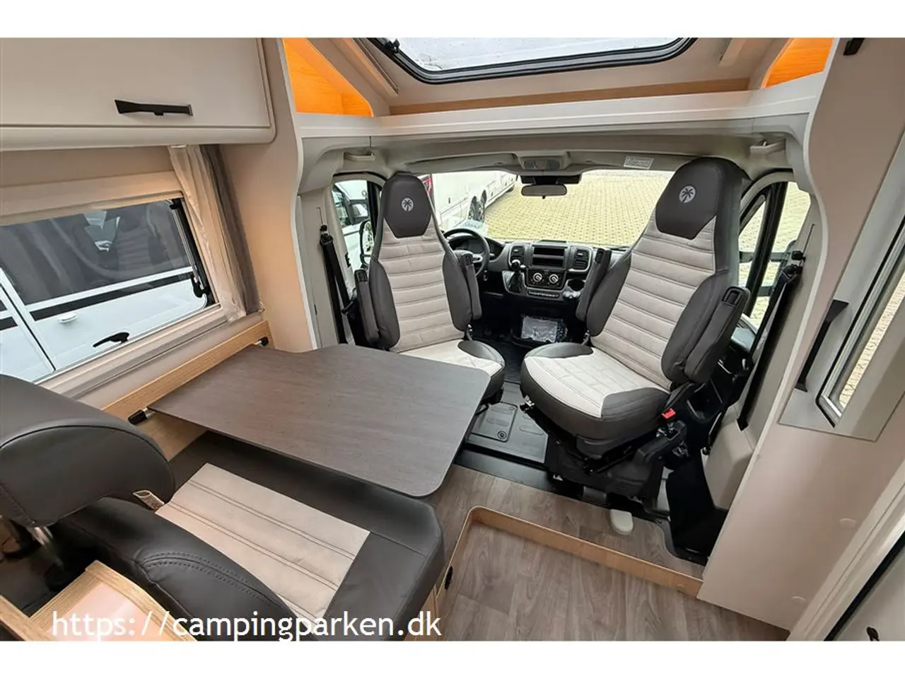 Billede 5 - 2027 - SunLight T 58 Adventure Edition Super lækker, kort autocamper under 6 m og automatgear - kom nemt omkring!