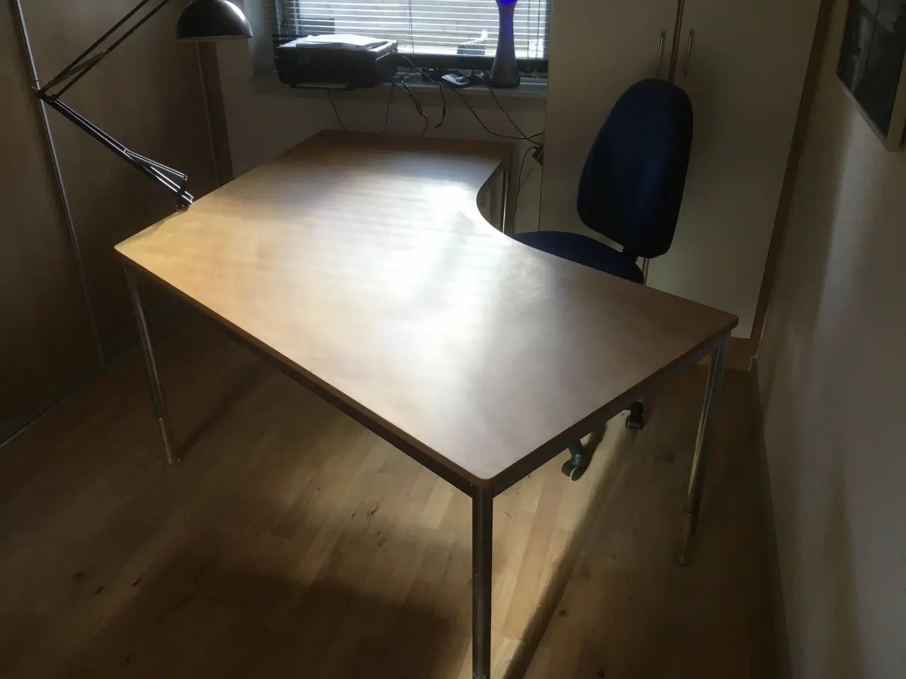 Billede 1 - Stort skrivebord eller aflæggerbord