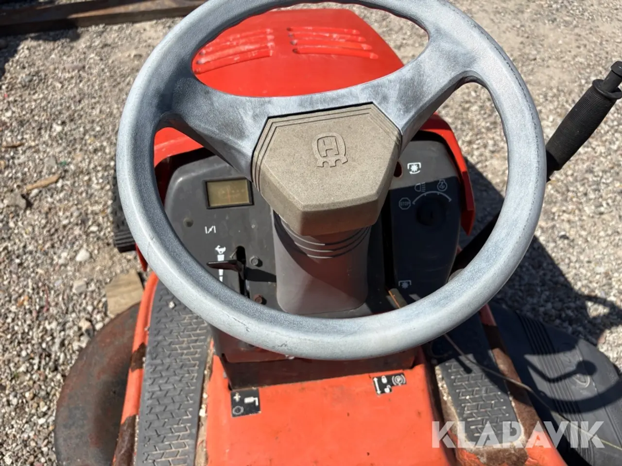 Billede 10 - Græsslåmaskine Husqvarna YTH 130