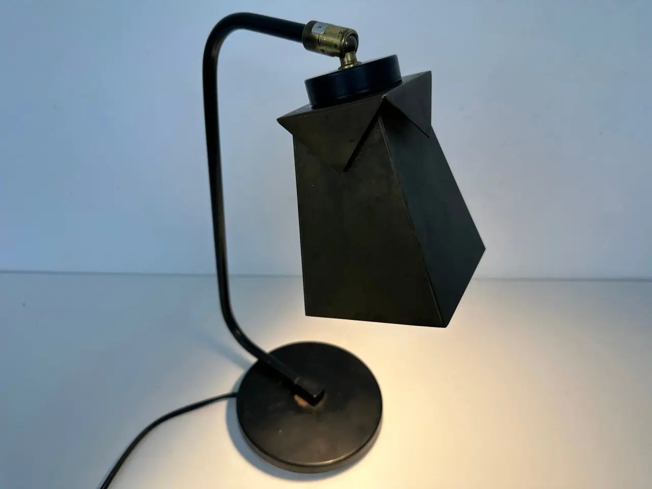 Billede 1 - Vintage bordlampe i messing og sort stel