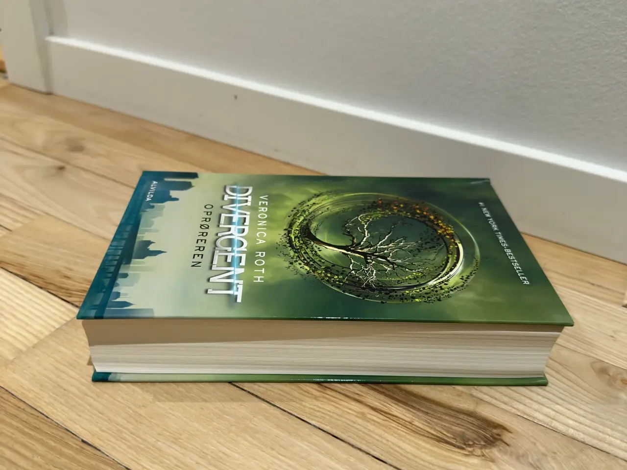 Billede 6 - Divergent bog serie