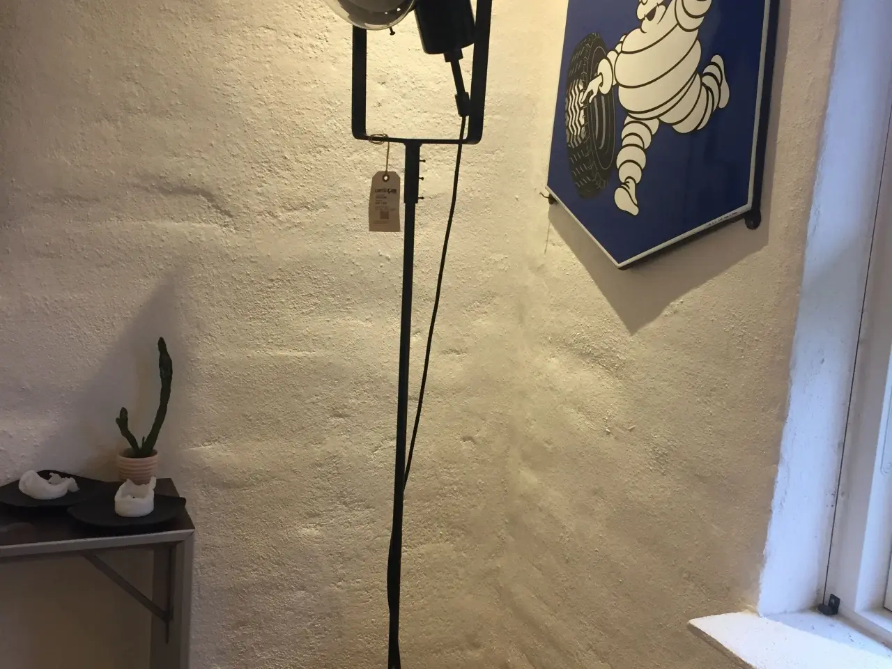 Billede 1 - Gammel gulvLampe i sort emalje