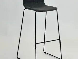 Fredericia Furniture Pato Sledge Barstol – Mørkegrå med Sort Stel SH 80 cm