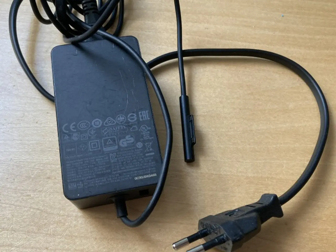 Billede 1 - Surface oplader 60 W med usb port