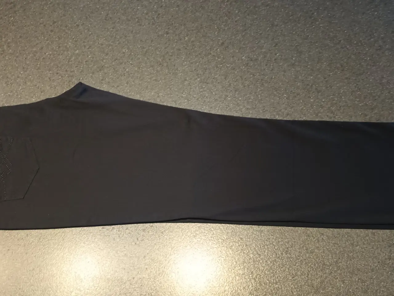 Billede 2 - Jeans i str 40 / L helt nye med prismærke.