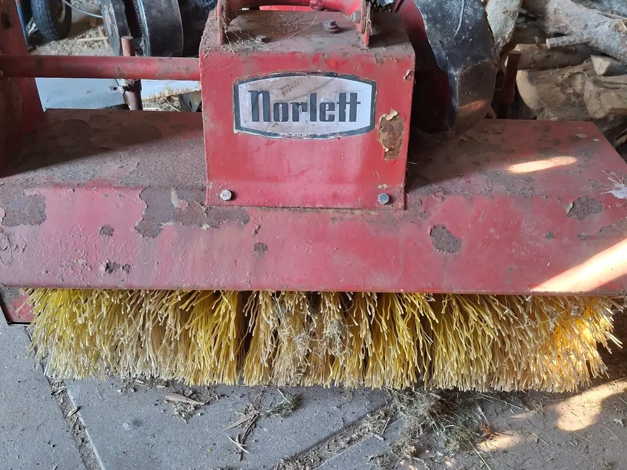 Billede 2 - Nordlett 4500 fejemaskine 5 Hk motor