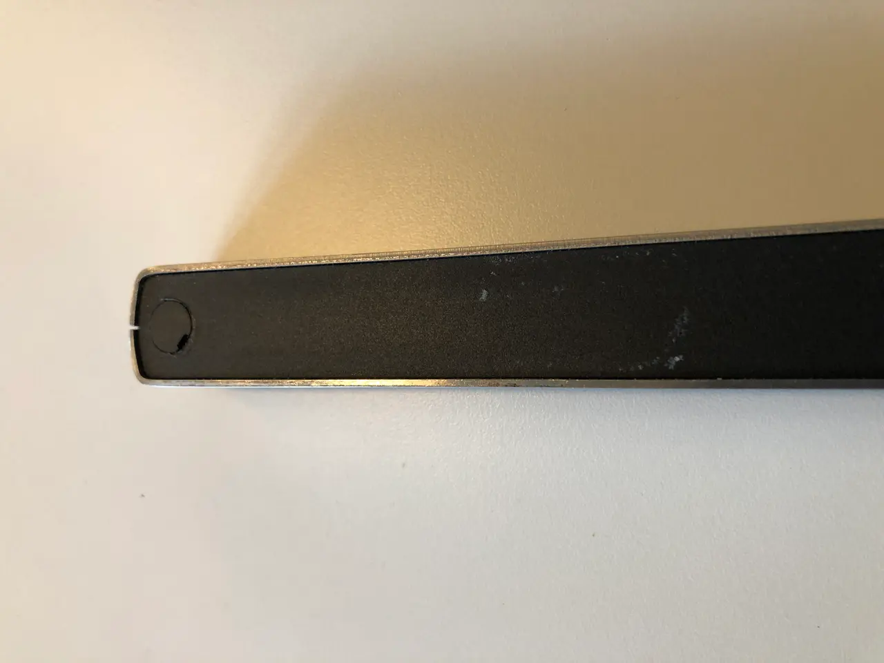Billede 2 - Fiskars knivmagnet i sort og børstet stål