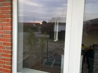 4 stk plastvindue fastkarm