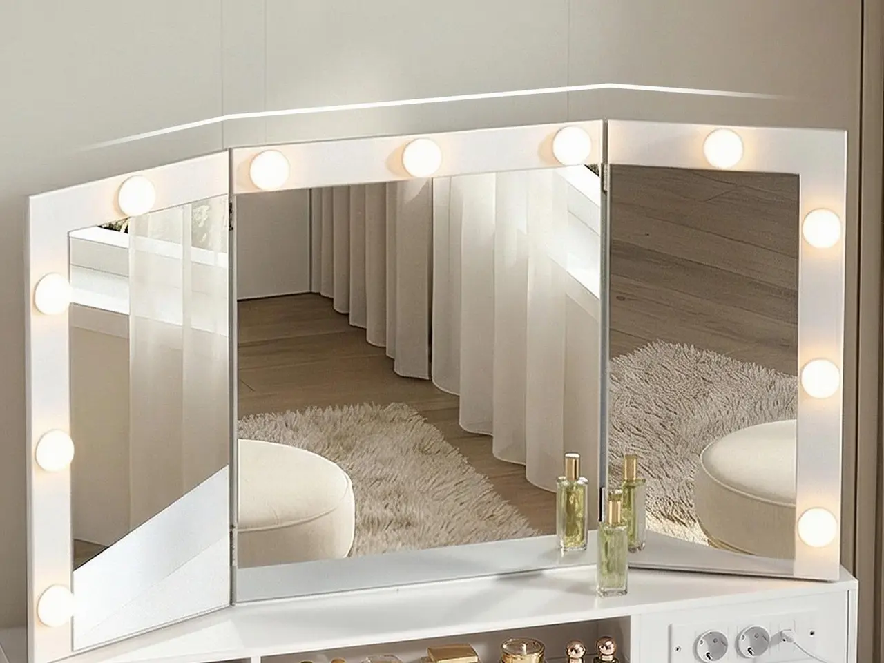 Billede 7 - Toiletbord med spejl, LED-lys og stikdåse - hvid
