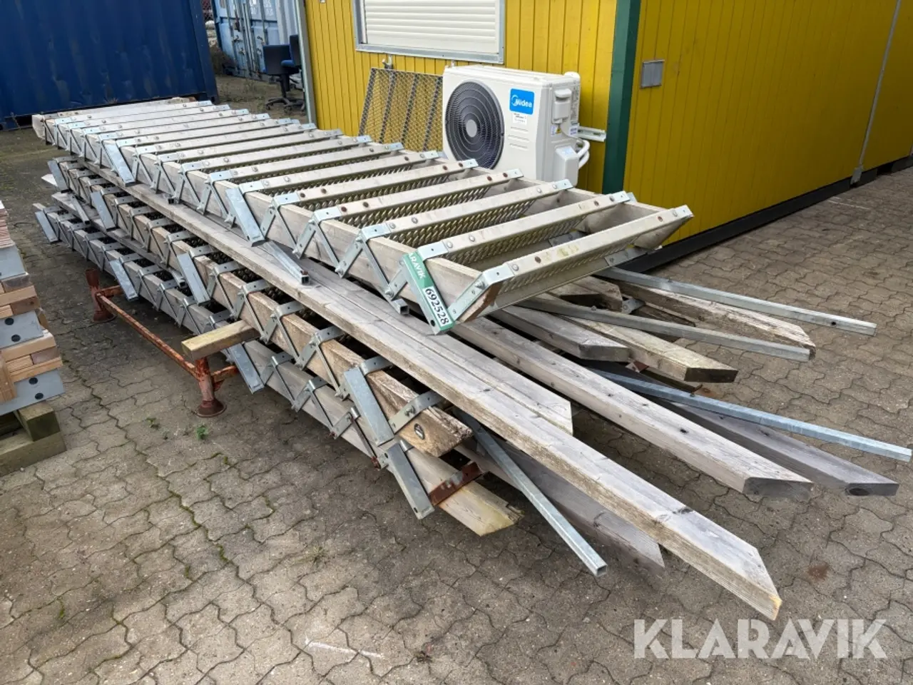 Billede 1 - Trappe 4,5 meter med gelænder 3 styks