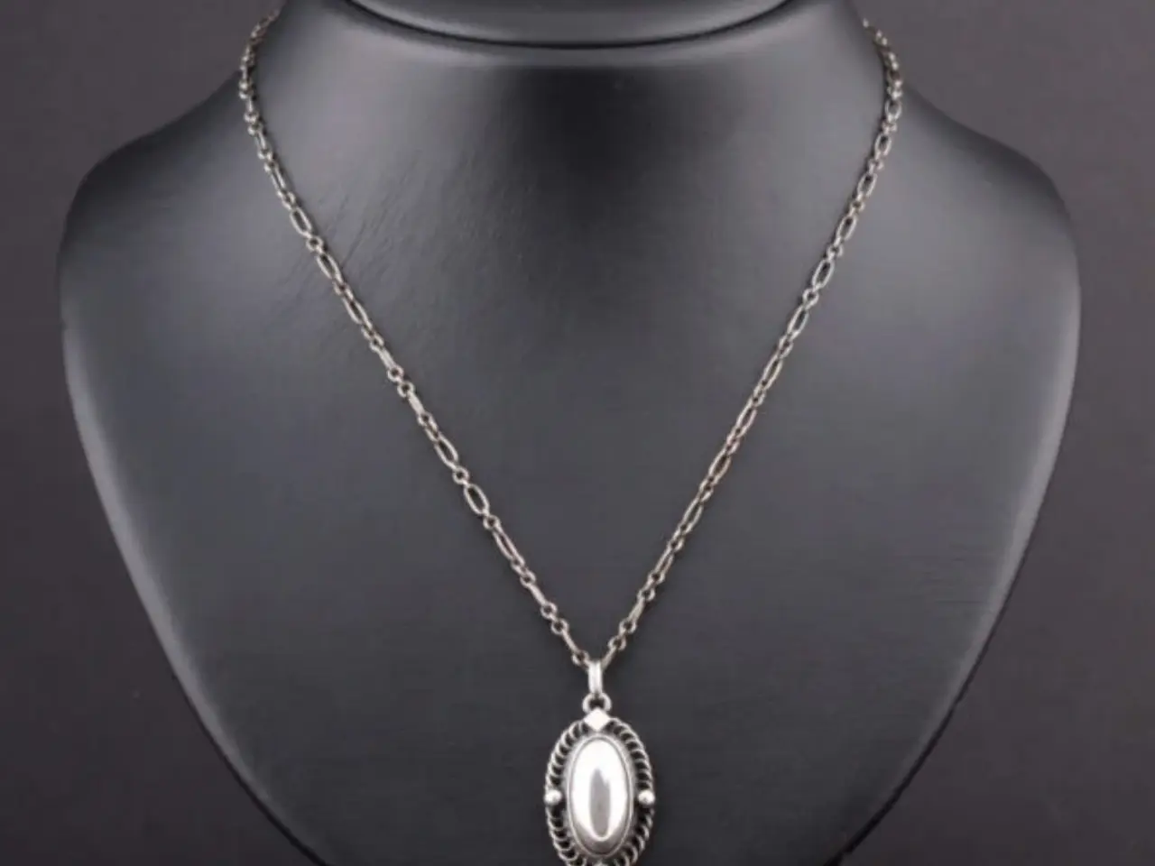 Billede 1 - Georg Jensen heritage årssmykke 2004 i sølv